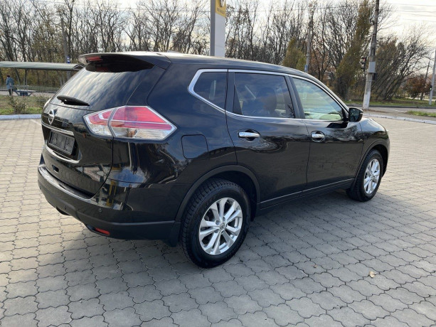 nissan-x-trail-2016gv-oficialnyi-avtomobil-big-4