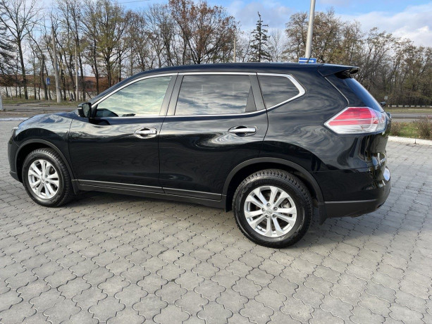 nissan-x-trail-2016gv-oficialnyi-avtomobil-big-3