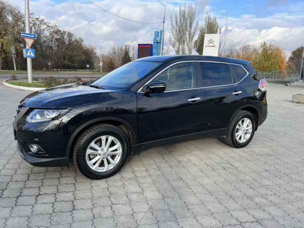 nissan-x-trail-2016gv-oficialnyi-avtomobil-big-2