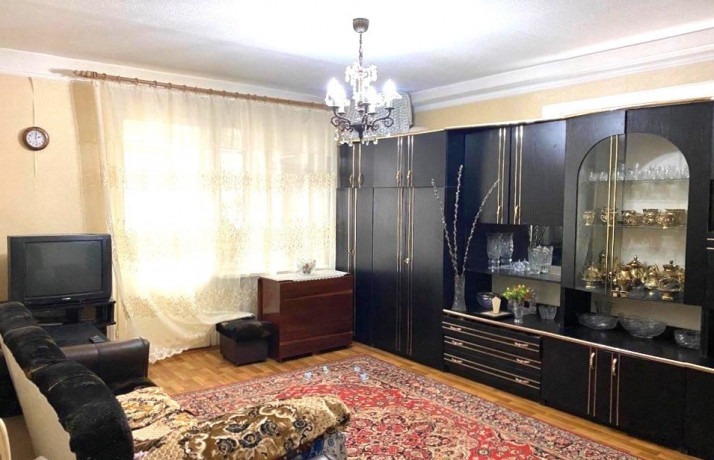 prodaza-xorosei-2-komnatnoi-kvartiry-4etaz5-b-rsevcenko-ulcusimskaya-big-0