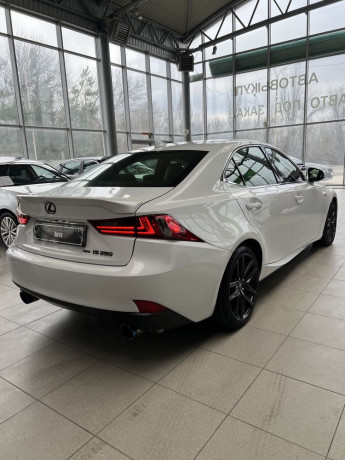 lexus-is-250-f-sport-4awd-big-3