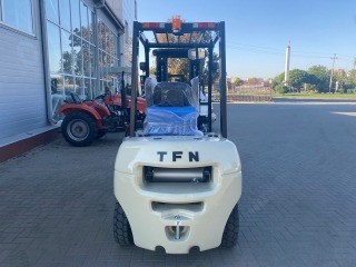 Погрузчик TFN 2500 кг. 4.5м