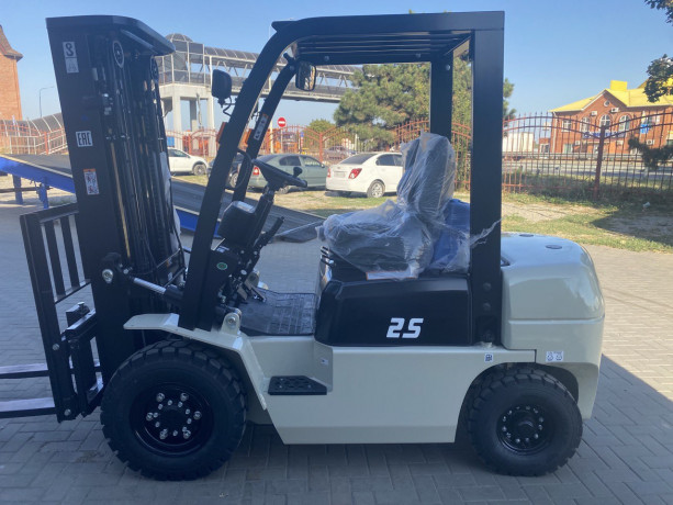 pogruzcik-tfn-2500-kg-45m-big-0