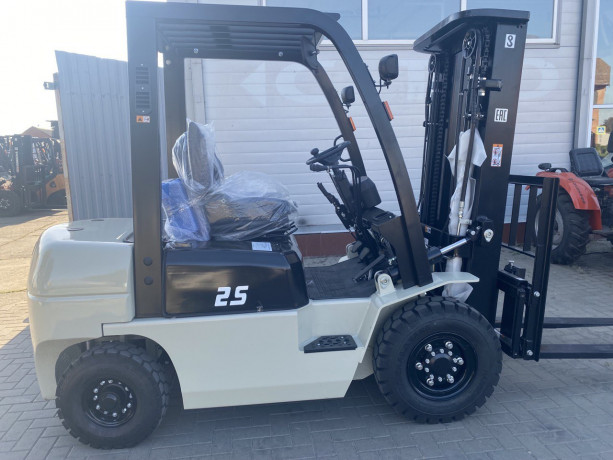 pogruzcik-tfn-2500-kg-45m-big-4