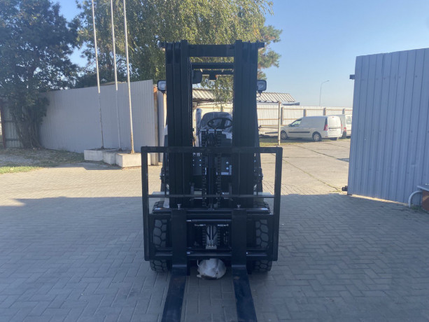 pogruzcik-tfn-2500-kg-45m-big-2