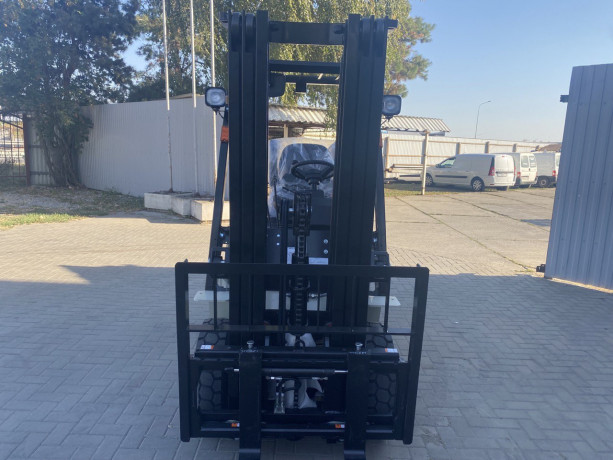 vilocnyi-pogruzcik-tfn-gp-1500-kg-vp-45m-big-3