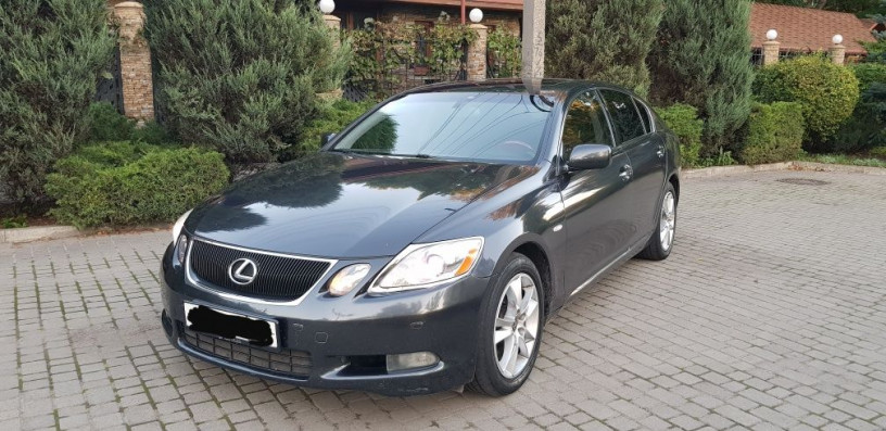 lexus-gs300-oficialnyi-big-3