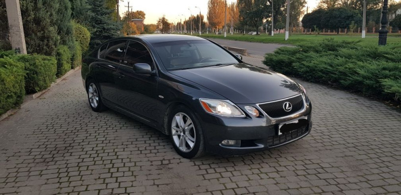 lexus-gs300-oficialnyi-big-0