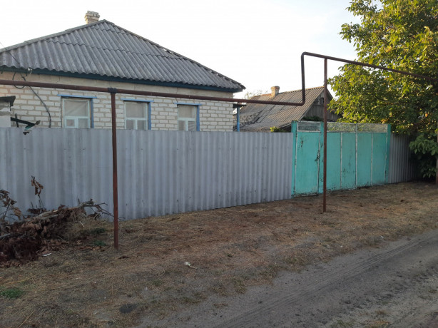 prodam-dom-v-centre-sela-makarovo-stanicno-luganskogo-raiona-big-0