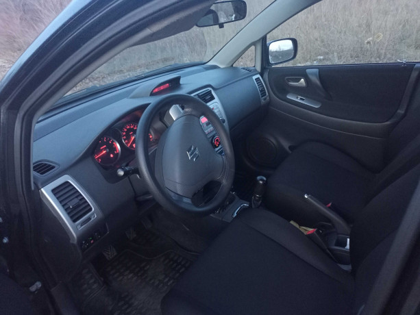 suzuki-liana-2007-6l-4x4-big-3
