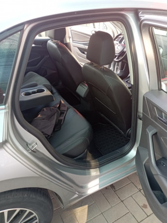 volkswagen-jetta-se-vii-2019-big-2