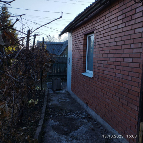 prodam-dom-60mkv-8-sotok-gaz-otopl-udobstva-orientir-rynok-solovkimagxutorok-big-1