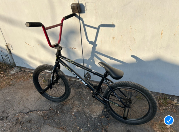 bmx-flatland-titan-bystrym-skidku-za-foto-obrashhaites-tut-ne-gruzit-big-0