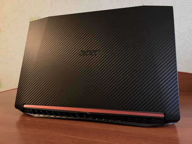 prodam-igrovoi-i-stilnyi-noutbuk-ot-acer-nitro-5-v-cvete-shale-black-big-0