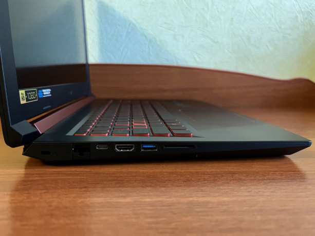 prodam-igrovoi-i-stilnyi-noutbuk-ot-acer-nitro-5-v-cvete-shale-black-big-1