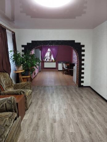 prodam-dom-240m2-g-aleksandrovsk-big-4