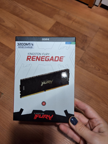 prodam-operativnuyu-pamyat-32gb-kingston-fury-renegade-black-big-0