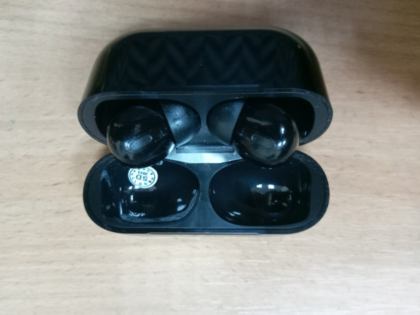besprovodnye-nausniki-airpods-pro-big-4