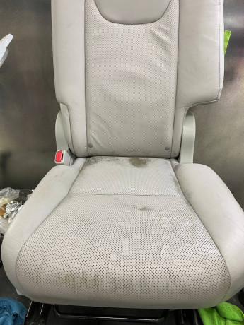 restavraciya-kozi-remont-kozi-vosstanovlenie-kozi-avto-remont-plastika-salona-ximcistka-avto-big-1