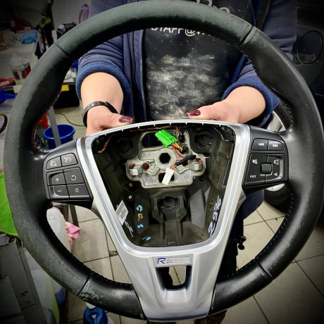 restavraciya-kozi-remont-kozi-vosstanovlenie-kozi-avto-remont-plastika-salona-ximcistka-avto-big-3