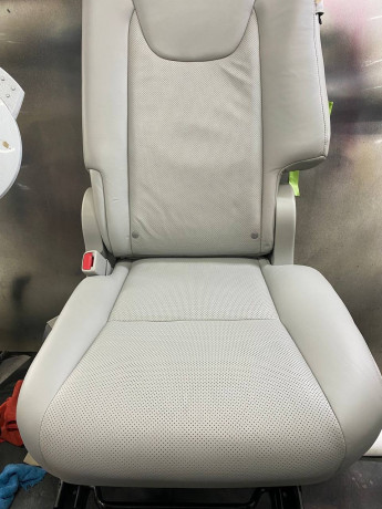 restavraciya-kozi-remont-kozi-vosstanovlenie-kozi-avto-remont-plastika-salona-ximcistka-avto-big-2