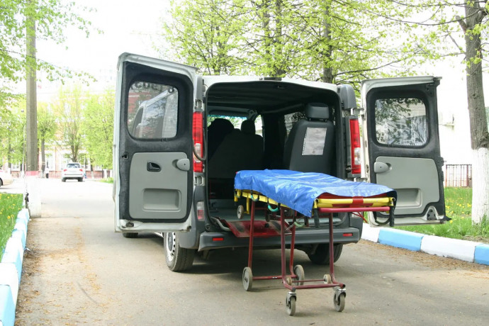 perevozka-lezacix-bolnyx-dnr-doneck-makeevka-i-oblast-big-2