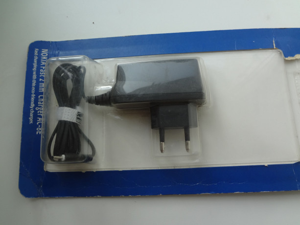 novoe-zaryadnoe-ustroistvo-dlya-nokia-big-1