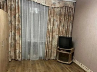 Сдается квартира с хорошим ремонтом. Ворошиловский район . Пл. Ленина