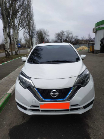 prodam-nissan-versa-note-big-0