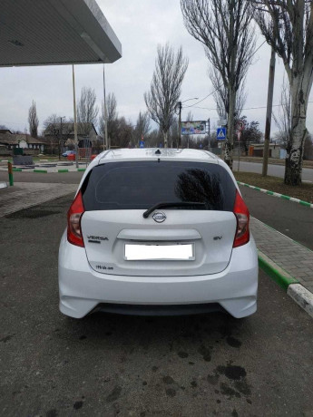 prodam-nissan-versa-note-big-1