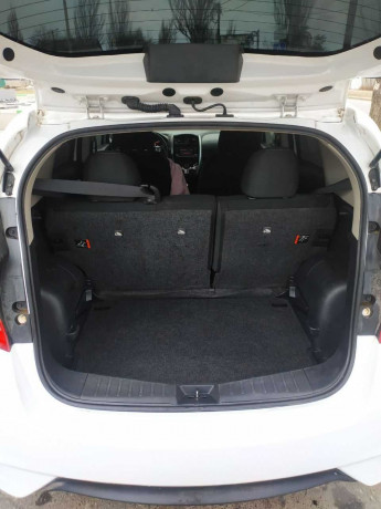 prodam-nissan-versa-note-big-4