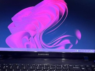 Ноутбук Samsung NP-355E