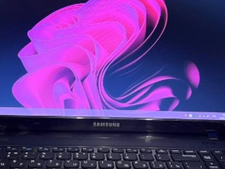 Ноутбук Samsung NP-355E