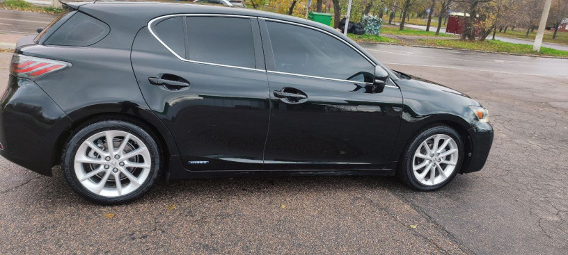 prodam-lexus-ct200h-2011ggibrid-big-1