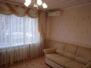 Продаю 2 - х комнатную квартиру, в Пролетарском р-не.