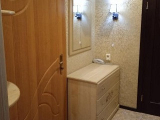 Продаю 2 - х комнатную квартиру, в Пролетарском р-не.