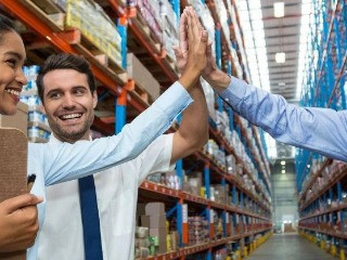 На продуктовый склад требуется ГРУЗЧИК-КОМПЛЕКТОВЩИК