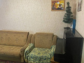 Продаю 2 - х комнатную квартиру, кв-л "Химик", Макеевка