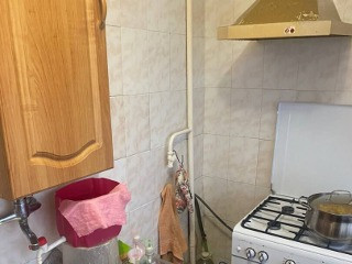 Продаю 2 - х комнатную квартиру, кв-л "Химик", Макеевка