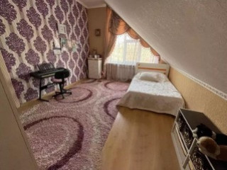 Продаю 5 - ти комнатный, двух этажный дом, ул. Винтера.