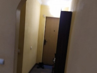 Продается 1 комнатная квартира, пл. Бакинских Комиссаров.