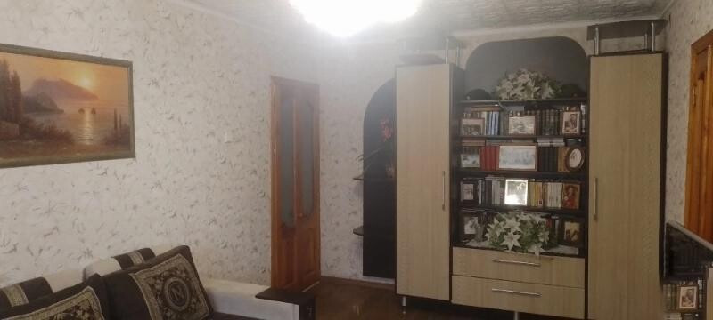 prodaetsya-4-x-komnatnaya-kvartira-kvartal-saxterskii-makeevka-big-1