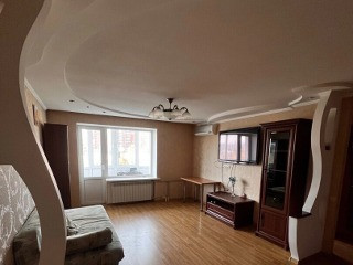 Продается 3 - х комнатная квартира, пр-т Мира.