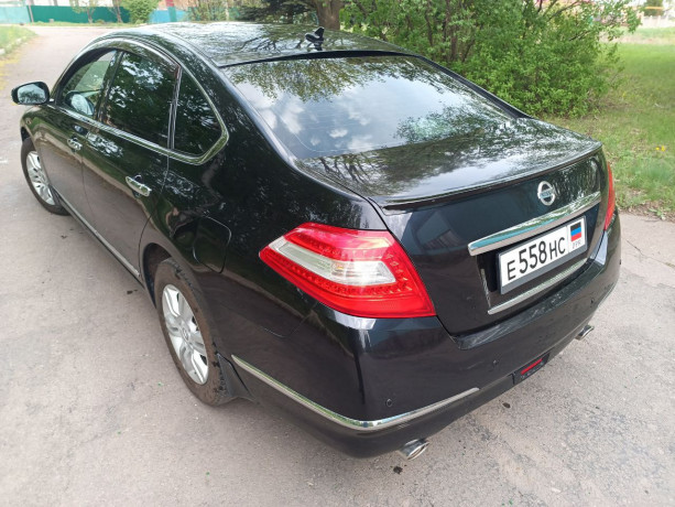 nissan-teana-big-8