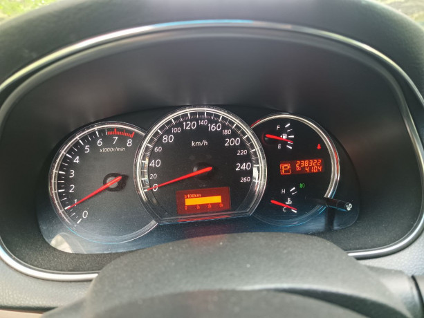 nissan-teana-big-5