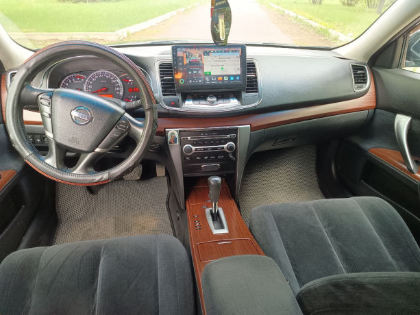 nissan-teana-big-3