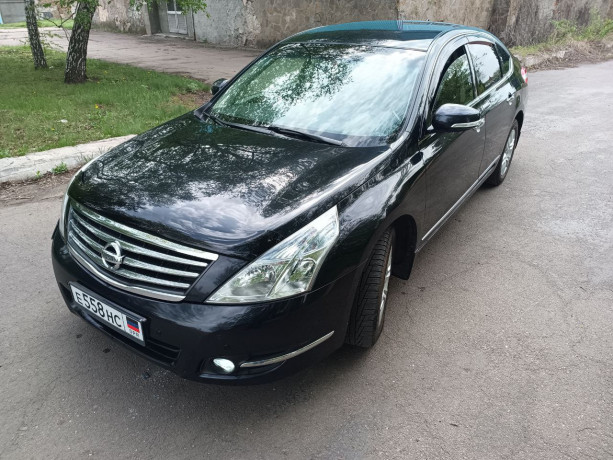 nissan-teana-big-1