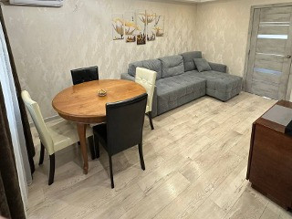 Продам 3-х ком.квартиру с евро ремонтом ул.Розы Люксембург