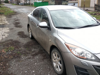 Продам Mazda 3 2011год автомат