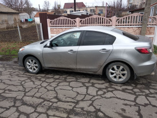 Продам Mazda 3 2011год автомат